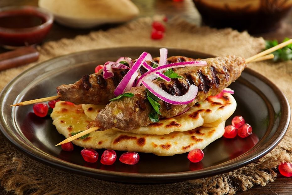 kebab of lamb, with homemade bread